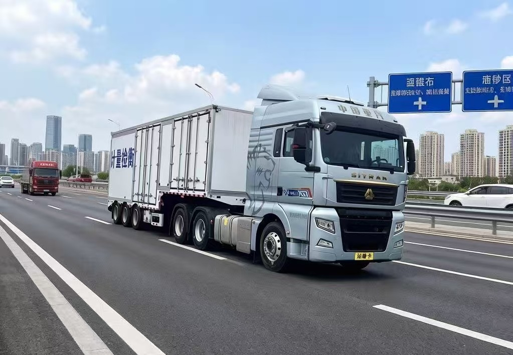 汕德卡六轴厢式计量检衡车